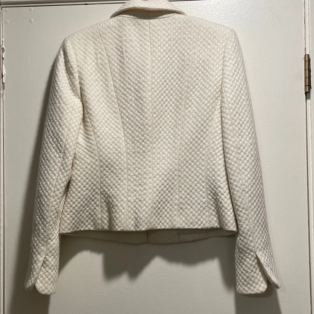 Tahari Ivory Peak Lapel Textured Hidden Button Snap Blazer - Picture 7 of 13